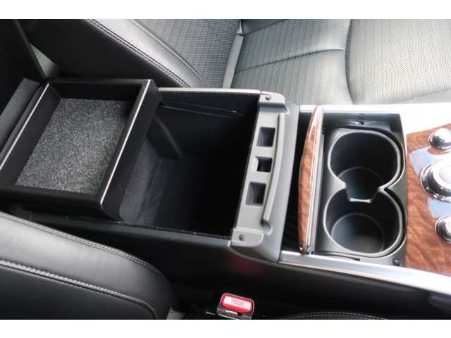 NISSAN FUGA 2017 Image 31