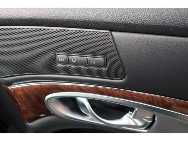 NISSAN FUGA 2017 Image 31