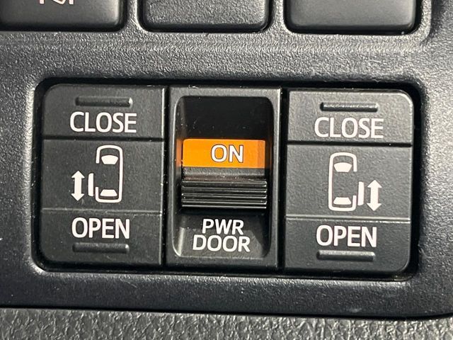 TOYOTA VOXY HYBRID 2020 Image 31