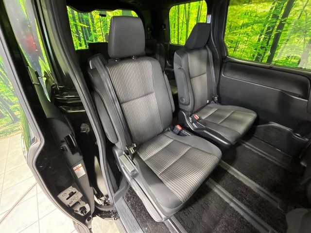 TOYOTA VOXY HYBRID 2020 Image 31