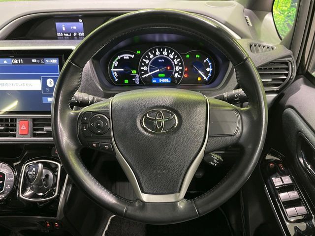 TOYOTA VOXY HYBRID 2020 Image 31