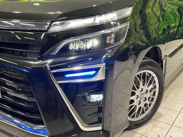 TOYOTA VOXY HYBRID 2020 Image 31