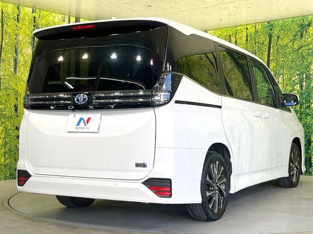 TOYOTA VOXY HYBRID 2023 Image 31