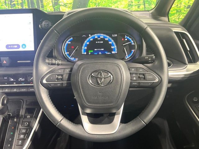 TOYOTA VOXY HYBRID 2023 Image 31