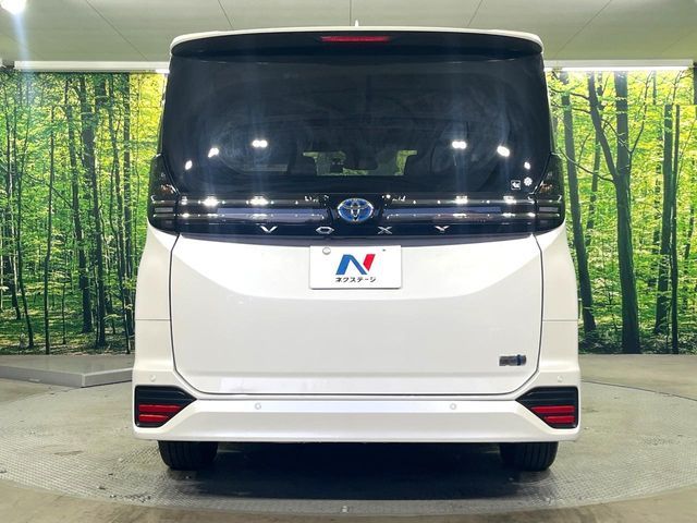 TOYOTA VOXY HYBRID 2023 Image 31