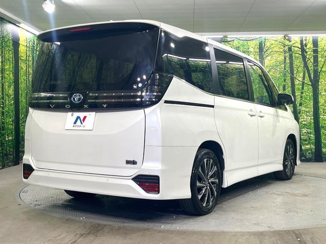 TOYOTA VOXY HYBRID 2023 Image 31