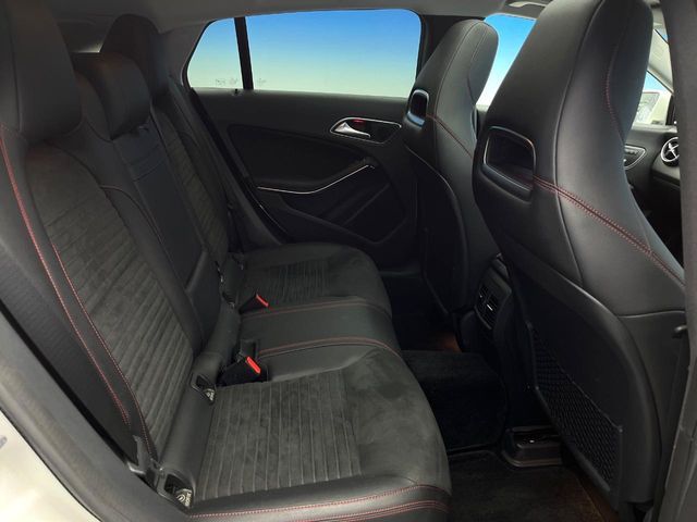 MERCEDES BENZ CLA SH 2019 Image 31