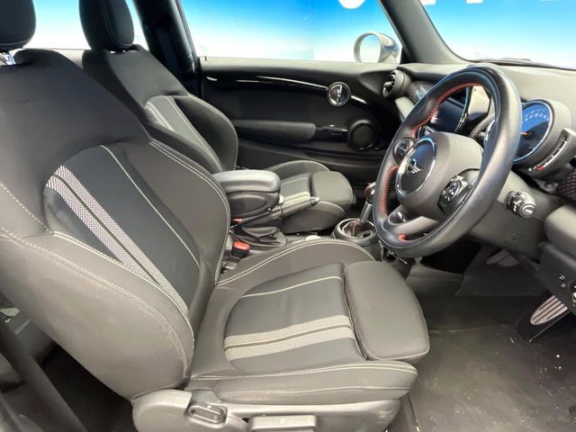 BMW MINI COOPER S 2017 Image 31