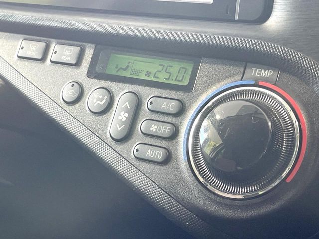 TOYOTA AQUA 2012 Image 31