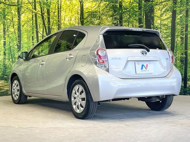 TOYOTA AQUA 2012 Image 31