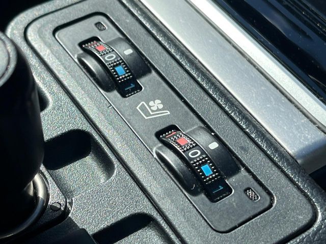 TOYOTA LANDCRUISER PRADO 2023 Image 31