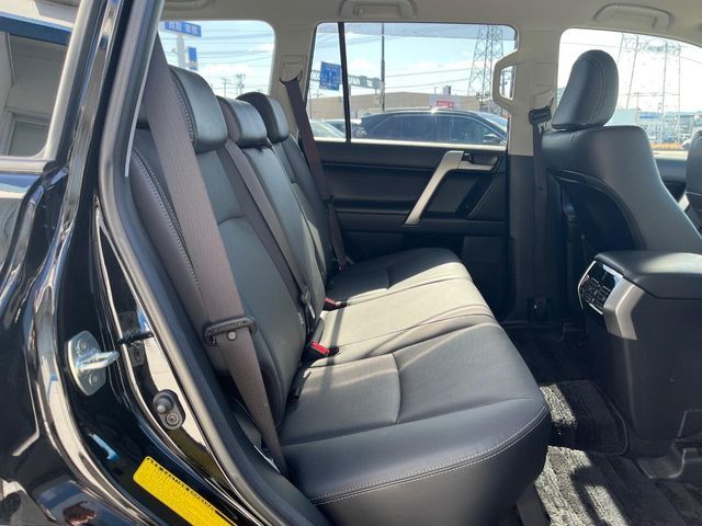 TOYOTA LANDCRUISER PRADO 2023 Image 31