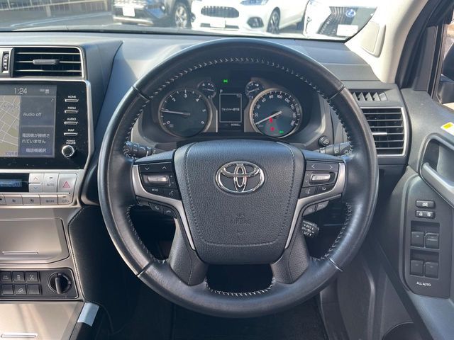 TOYOTA LANDCRUISER PRADO 2023 Image 31
