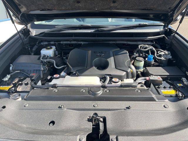 TOYOTA LANDCRUISER PRADO 2023 Image 31