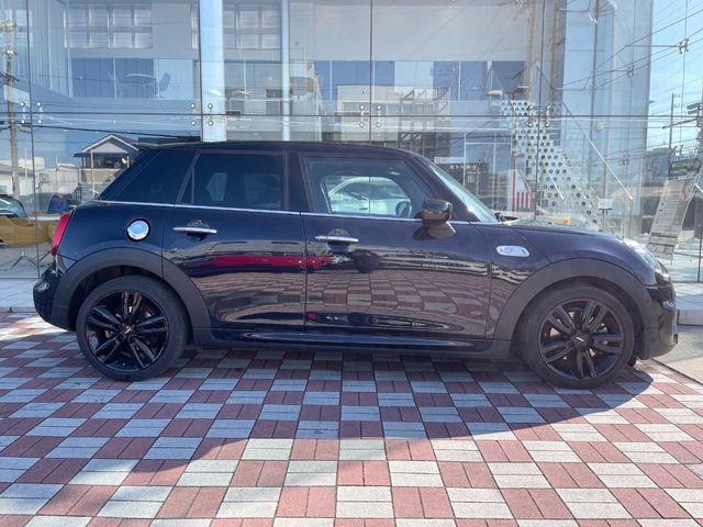 BMW MINI COOPER S 5DOOR 2021 Image 31