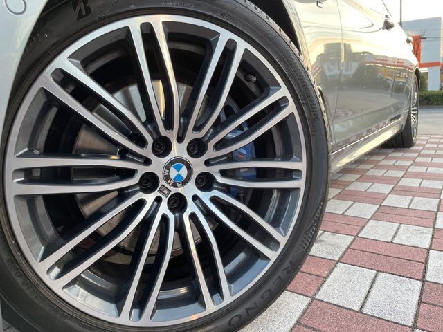 BMW 5SERIES SEDAN 2018 Image 31