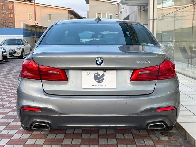 BMW 5SERIES SEDAN 2018 Image 31
