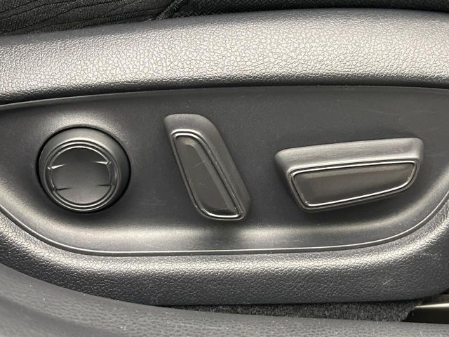 TOYOTA CROWN SEDAN HYBRID 2018 Image 31