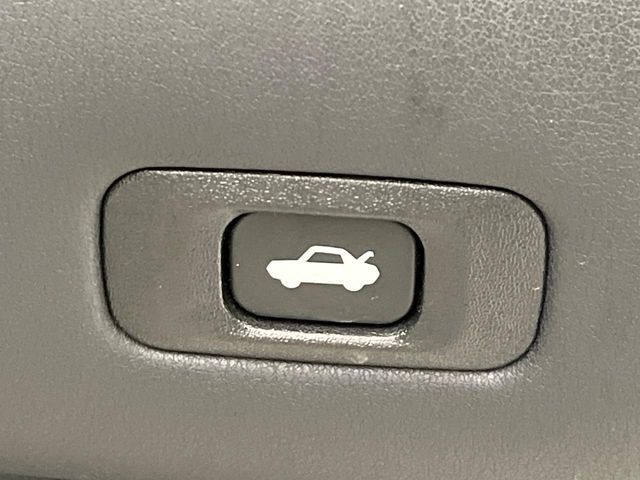 TOYOTA CROWN SEDAN HYBRID 2018 Image 31