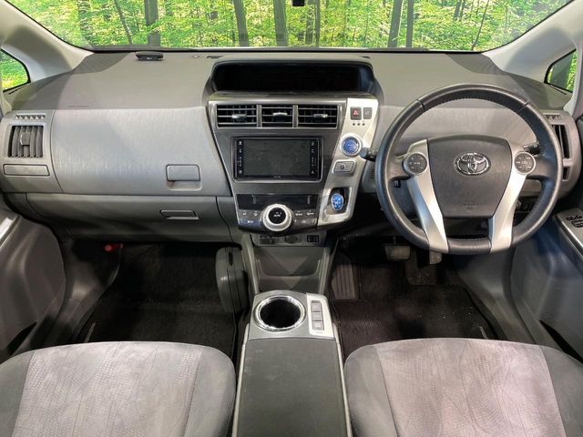 TOYOTA PRIUS ALPHA 2011 Image 31