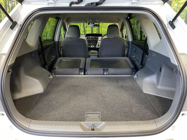 TOYOTA PRIUS ALPHA 2011 Image 31