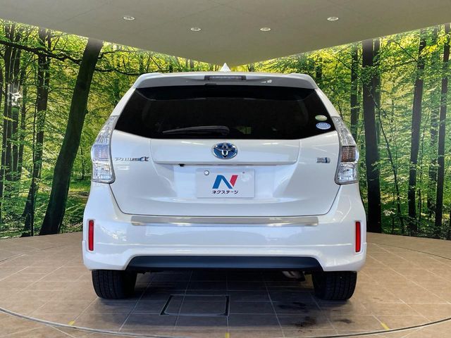 TOYOTA PRIUS ALPHA 2011 Image 31