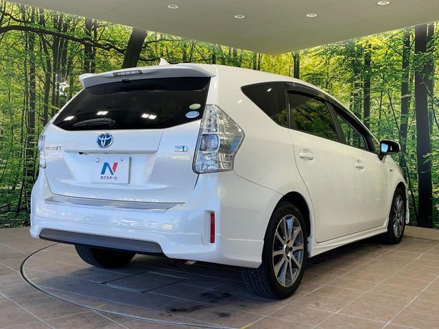 TOYOTA PRIUS ALPHA 2011 Image 31