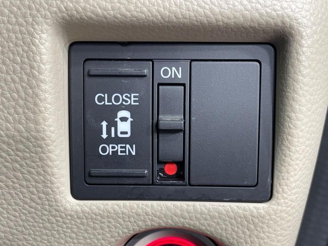 HONDA N BOX 2018 Image 31