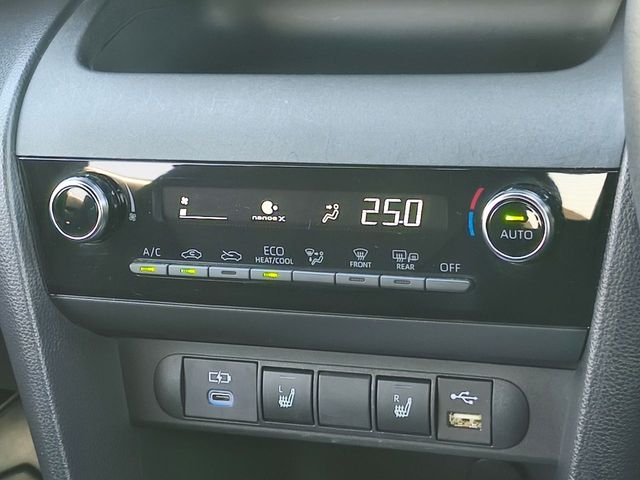 TOYOTA YARIS CROSS HYBRID 2023 Image 31