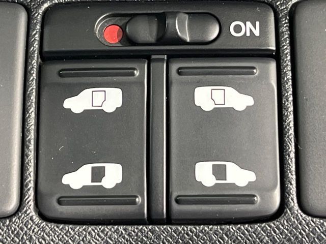 HONDA STEPWAGON SPADA 2012 Image 31