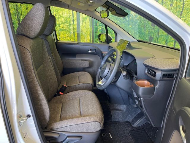 TOYOTA SIENTA HYBRID 2025 Image 31