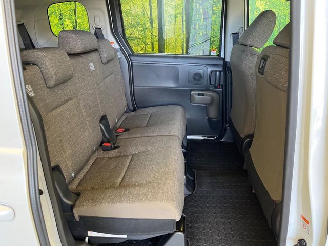 TOYOTA SIENTA HYBRID 2025 Image 31