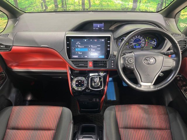 TOYOTA VOXY HYBRID 2018 Image 31