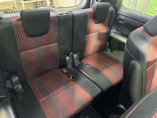 TOYOTA VOXY HYBRID 2018 Image 31