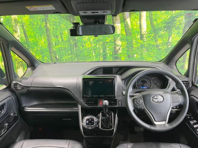 TOYOTA VOXY 2022 Image 31