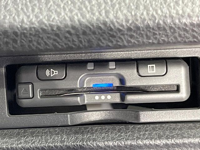 TOYOTA VOXY 2022 Image 31