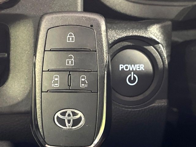 TOYOTA SIENTA HYBRID 2025 Image 31