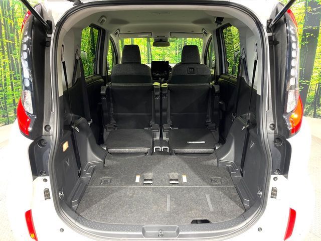 TOYOTA SIENTA HYBRID 2025 Image 31