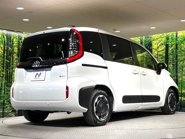 TOYOTA SIENTA HYBRID 2025 Image 31