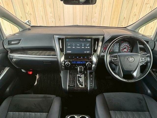 TOYOTA VELLFIRE 2018 Image 31