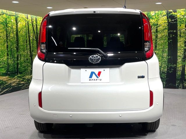 TOYOTA SIENTA HYBRID 2024 Image 31