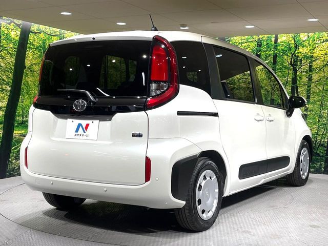 TOYOTA SIENTA HYBRID 2024 Image 31