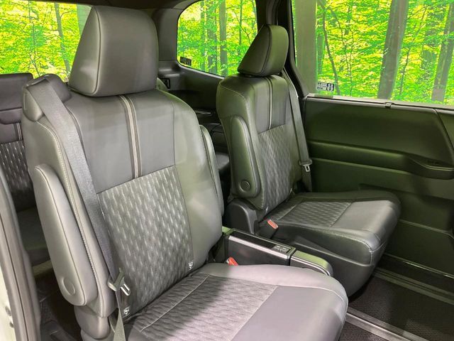 TOYOTA NOAH 4WD 2025 Image 31