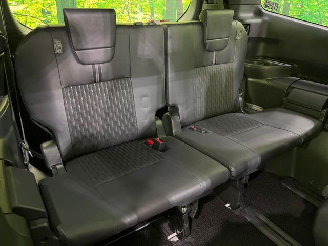 TOYOTA NOAH 4WD 2025 Image 31