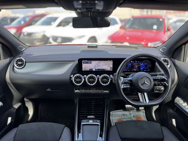 MERCEDES BENZ EQA 2024 Image 31