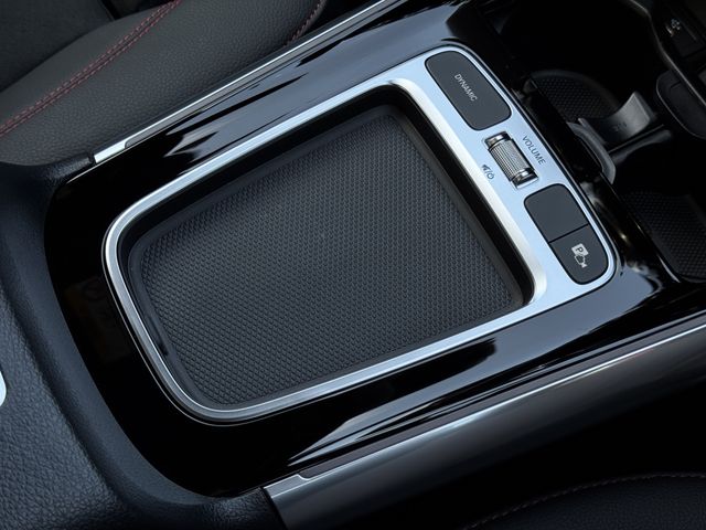 MERCEDES BENZ EQA 2024 Image 31