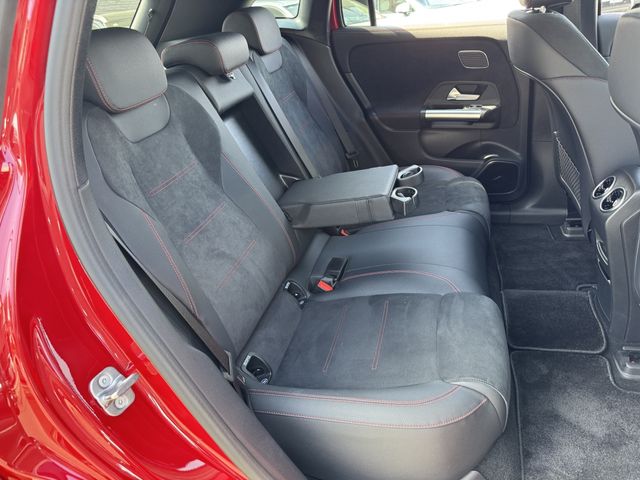 MERCEDES BENZ EQA 2024 Image 31