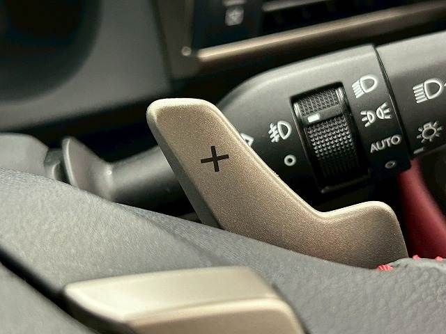 TOYOTA LEXUS RC300H 2016 Image 31