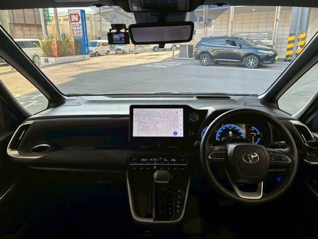 TOYOTA VOXY HYBRID 2023 Image 31