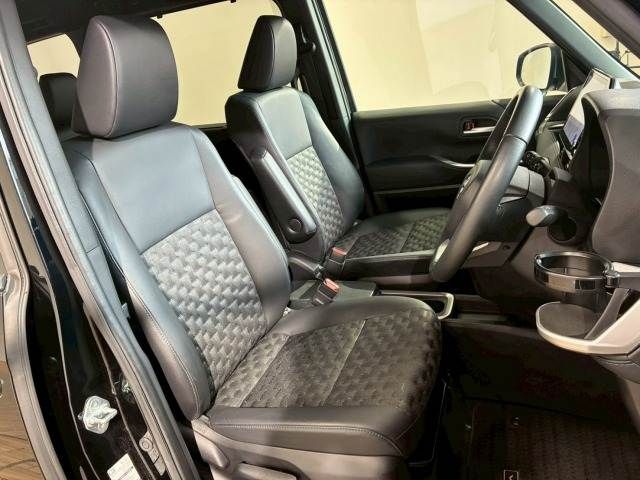 TOYOTA VOXY HYBRID 2023 Image 31